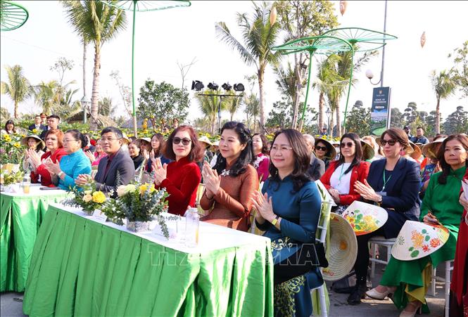 Phu nhân Tổng Bí thư dự Chương trình ngoại giao văn hóa Bản hòa ca Tết Việt - Ảnh 3.