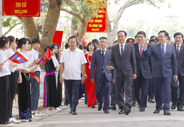 Chủ tịch Quốc hội Vương Đình Huệ dự khai giảng năm học mới tại Trường Hữu Nghị T78 - Ảnh 4.