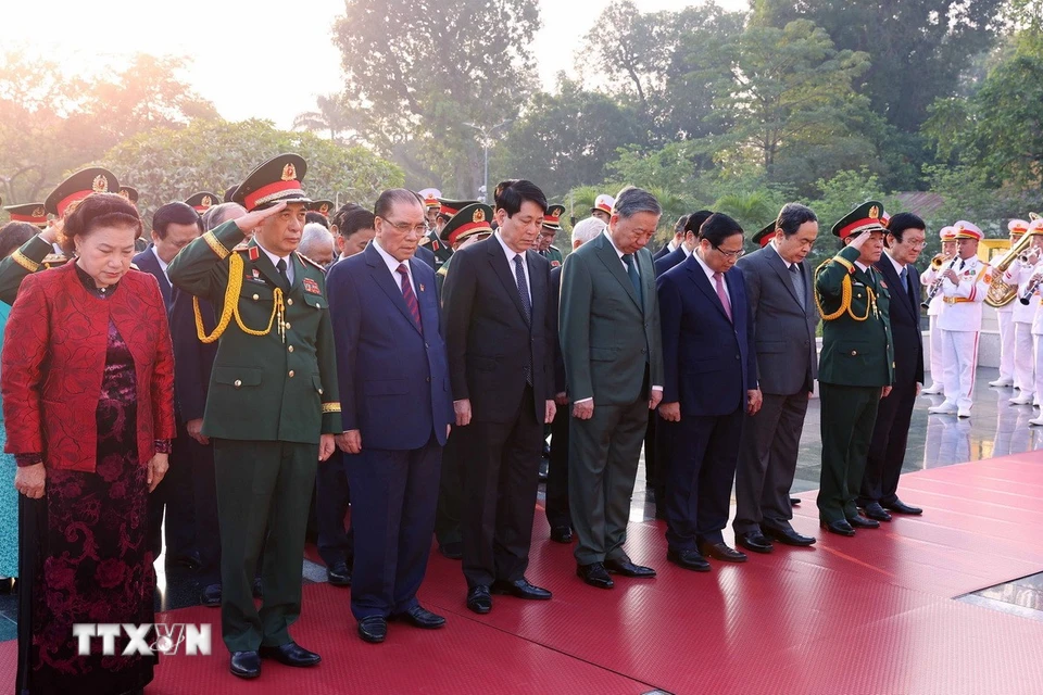 Lãnh đạo Đảng và Nhà nước viếng Chủ tịch Hồ Chí Minh nhân ngày thành lập QĐND Việt Nam - Ảnh 5.