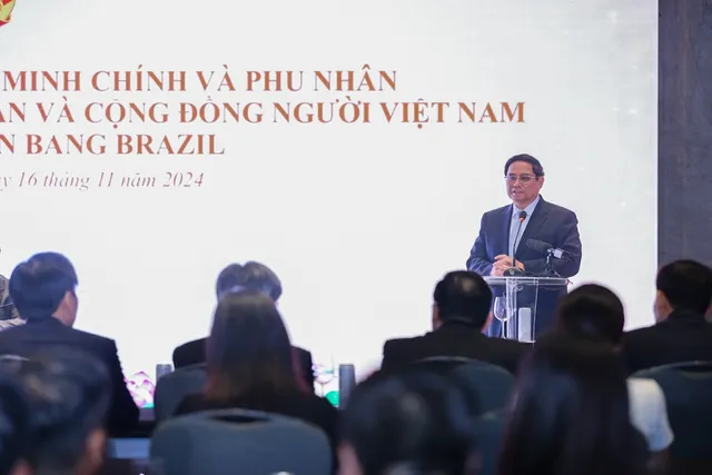 Thủ tướng Phạm Minh Chính gặp gỡ cộng đồng người Việt Nam tại Brazil - Ảnh 1.