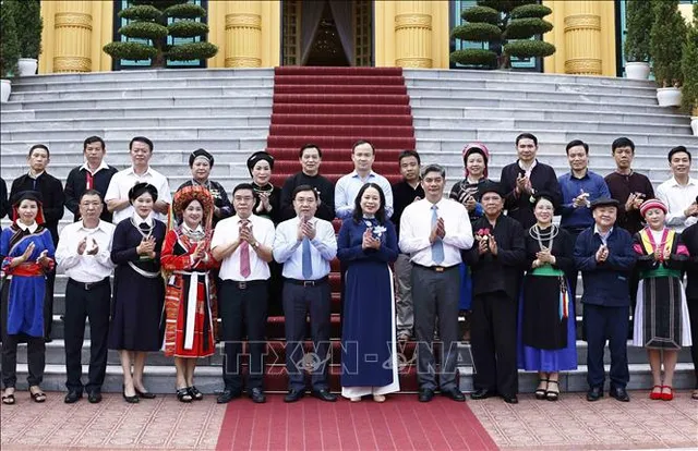 Phó Chủ tịch nước gặp mặt đại biểu dân tộc thiểu số tiêu biểu tỉnh Hà Giang - Ảnh 4.