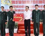 Chủ tịch Quốc hội thăm, tặng quà Tết hộ chính sách, chiến sĩ biên phòng Mỹ Long