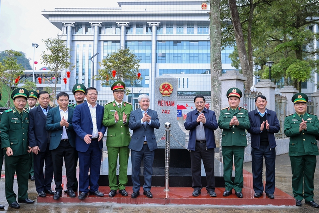 Thủ tướng Phạm Minh Chính: Cao Bằng cần đẩy mạnh phát triển kinh tế cửa khẩu - Ảnh 3.