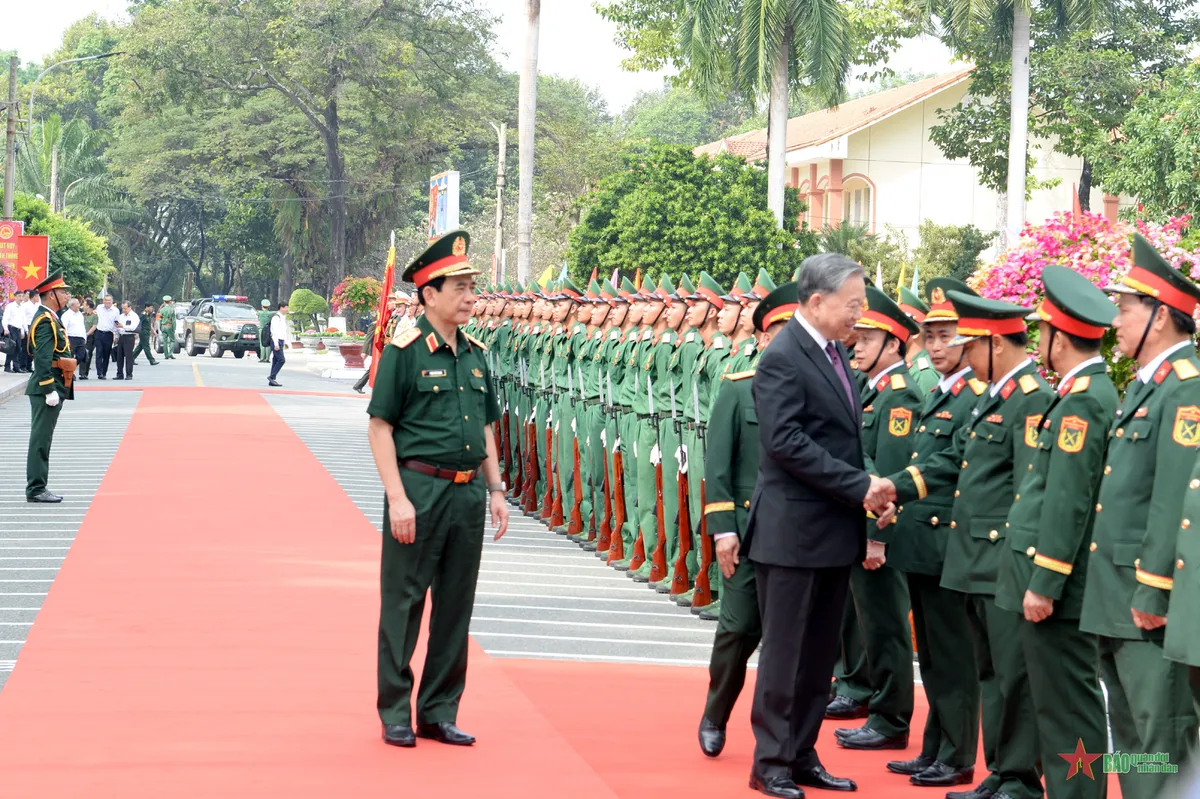 Tổng Bí thư Tô Lâm thăm, làm việc tại Bộ Chỉ huy quân sự tỉnh Bình Dương - Ảnh 2.