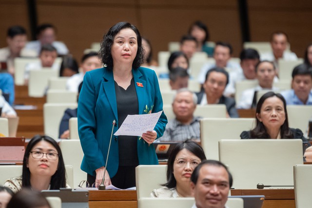 Bộ trưởng Bộ Tài nguyên và Môi trường lý giải nguyên nhân sạt lở, lũ quét ngày càng nhiều - Ảnh 2.