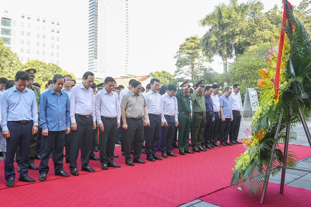 Thủ tướng dâng hương tại Khu Văn hóa tưởng niệm Chủ tịch Hồ Chí Minh ở Thanh Hóa - Ảnh 1.