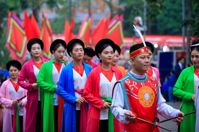 Thủ tướng Phạm Minh Chính dâng hương tưởng nhớ các Vua Hùng - Ảnh 6.