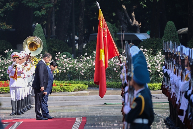 Thủ tướng Phạm Minh Chính chủ trì lễ đón, hội đàm với Thủ tướng Belarus - Ảnh 2.