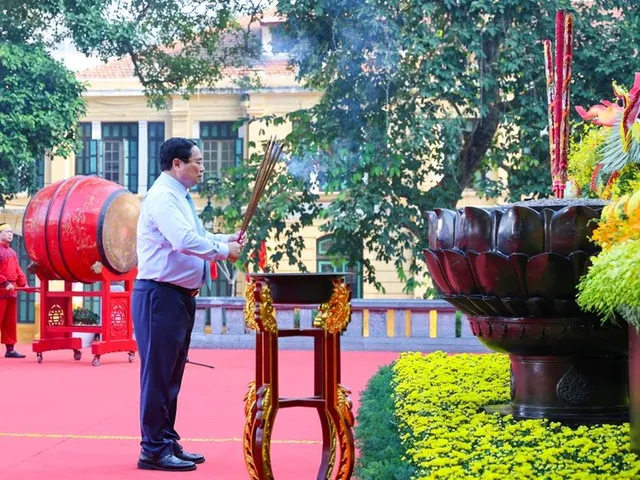 Thủ tướng Phạm Minh Chính dự “Ngày hội Văn hóa vì hòa bình” tại Hà Nội - Ảnh 1.