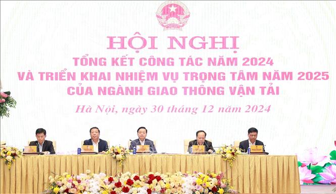 Phó Thủ tướng Trần Hồng Hà: Ngành Giao thông mở ra không gian phát triển mới cho đất nước - Ảnh 1.