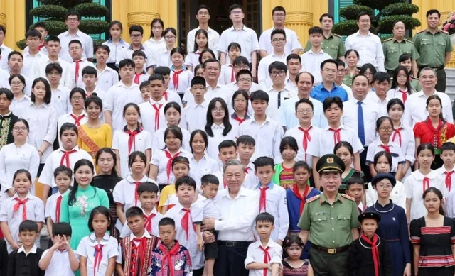 Chủ tịch nước Tô Lâm: Dành tất cả tình yêu thương, những gì quý giá nhất cho trẻ em - Ảnh 5.