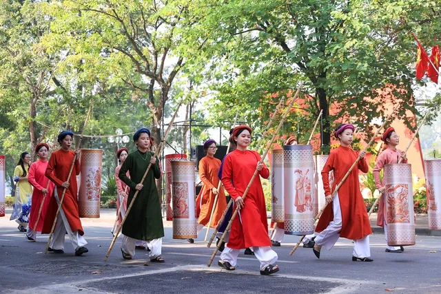 Thủ tướng Phạm Minh Chính dự “Ngày hội Văn hóa vì hòa bình” tại Hà Nội - Ảnh 23.