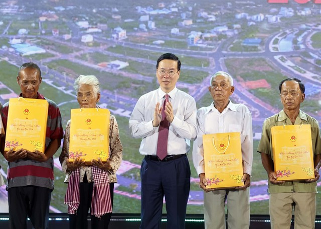 Chủ tịch nước Võ Văn Thưởng dự Chương trình “Xuân Biên phòng ấm lòng dân bản” - Ảnh 5.